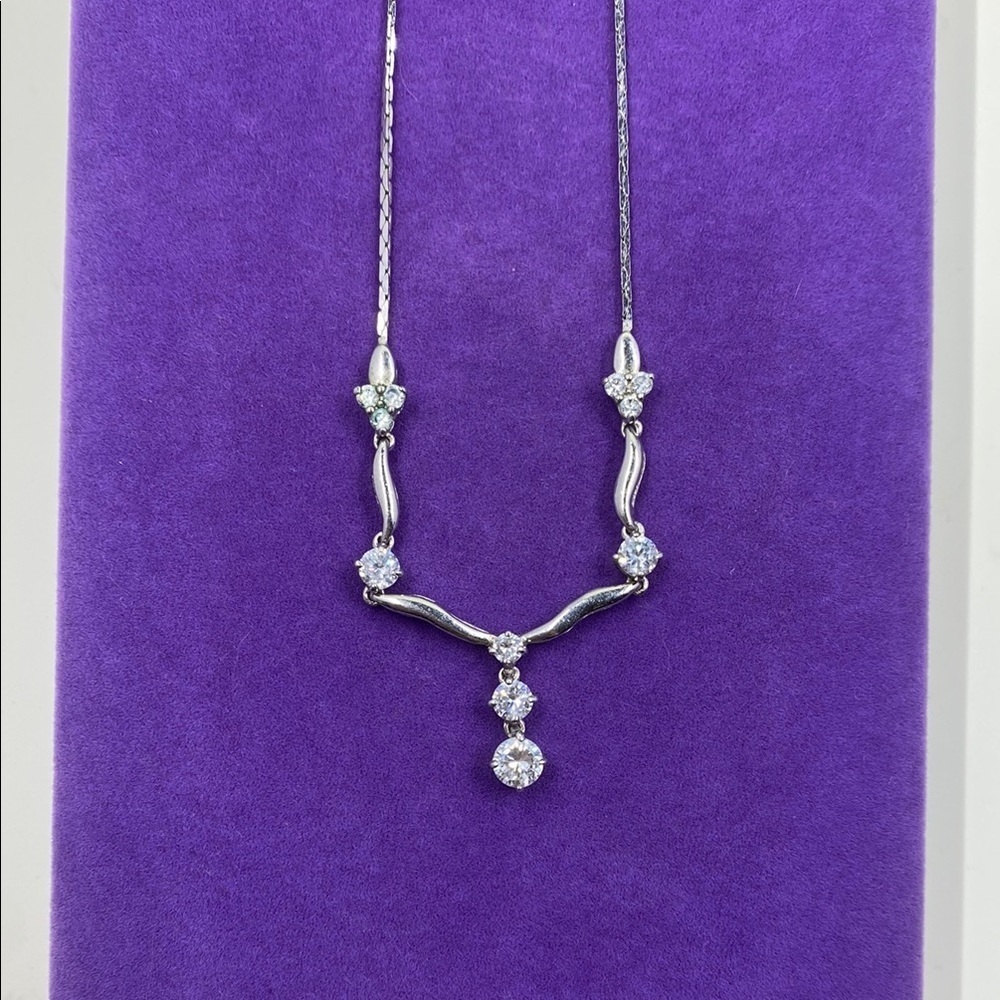 💛 Elegant Vintage White Gold Plated Crystal Flower Drop Necklace
